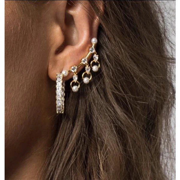 Sparkly pearl ear crawler