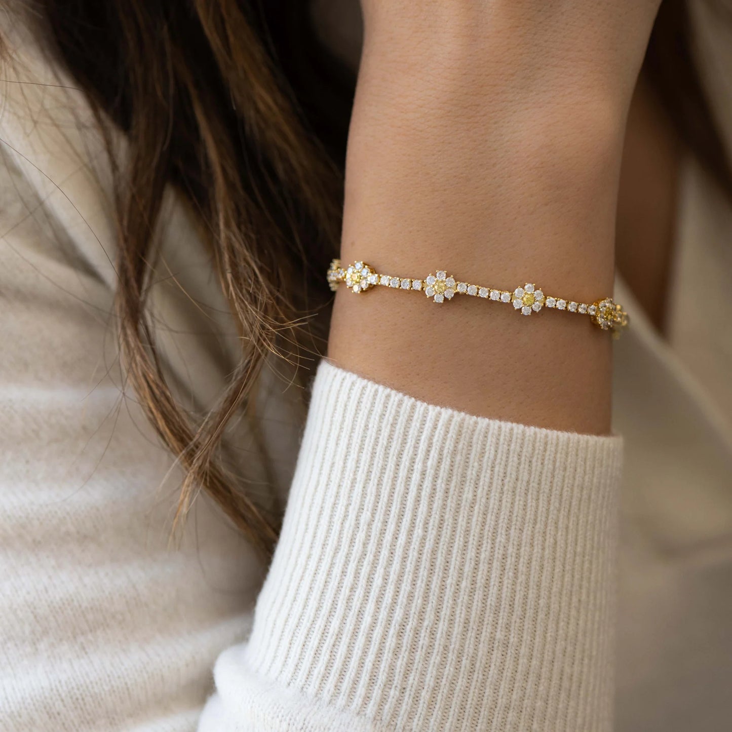 Daisy tennis bracelet gold