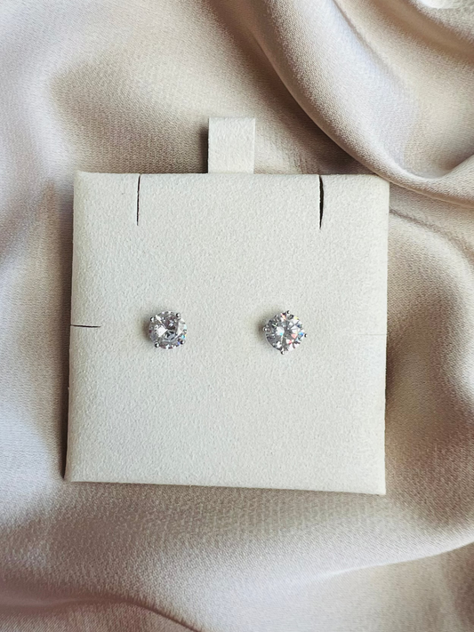 Diamond like stud 7MM