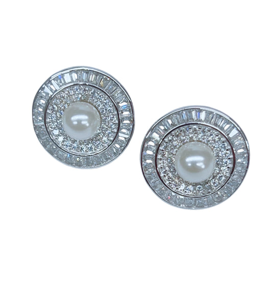Radiant pearl studs